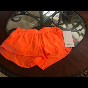 BNWT Lululemon Hotty Hot shorts